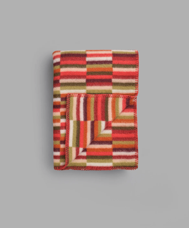 Røros Tweed - IDA Red shades throw