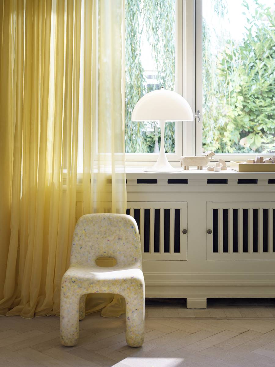 Louis Poulsen Panthella 320 Bordlampe, Hvit Opal utstilling