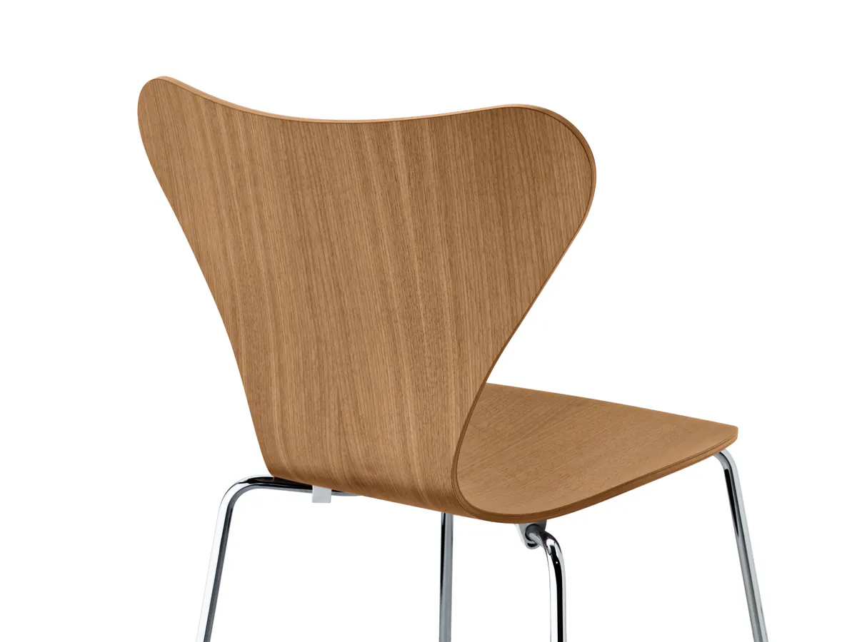 Fritz Hansen Series 7™ 3107, Valnøtt