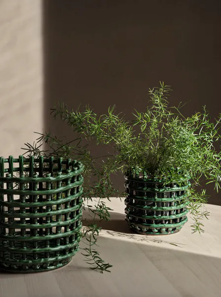 Hovedbilde Ferm Living Ceramic Basket, Emerald Green