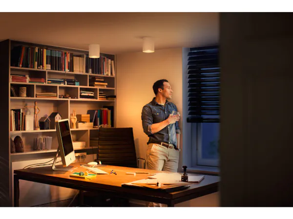 Hovedbilde Philips Hue Pillar Takspot, Hvit (u/fjernkontroll)