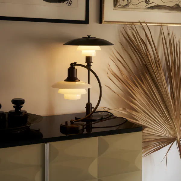Hovedbilde Louis Poulsen PH 2/2 Luna Aged Brass Opal Bordlampe