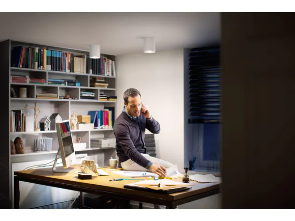 Hovedbilde Philips Hue Pillar Takspot, Hvit (u/fjernkontroll)