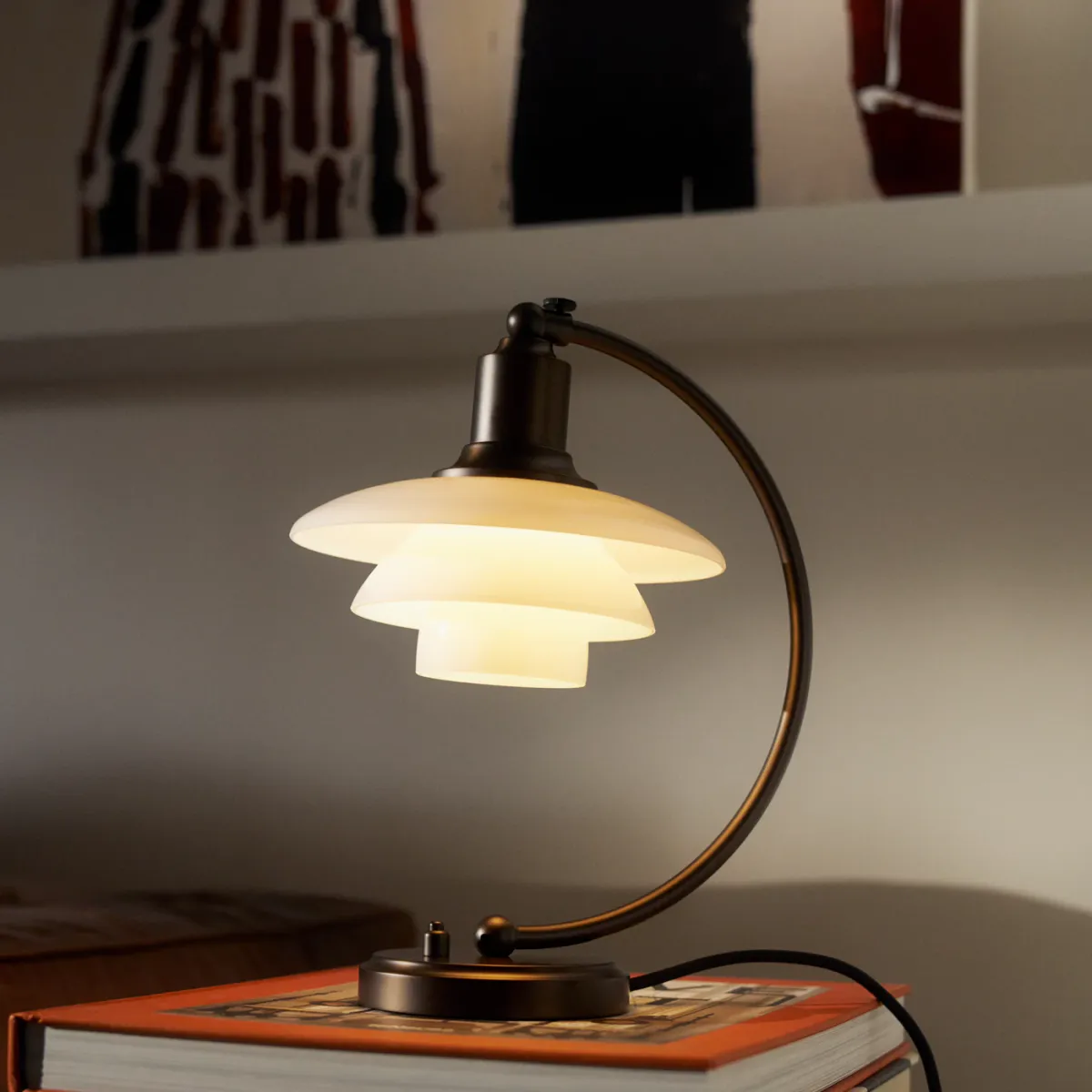 Louis Poulsen PH 2/2 Luna Aged Brass Opal Bordlampe
